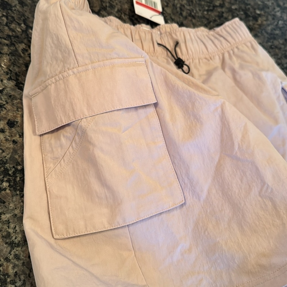 Nike loose fit high rise pocket shorts NWT L - Picture 3 of 9